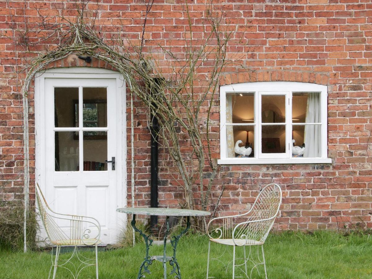 Wolvesacre Mill Cottage Whitchurch  Bagian luar foto